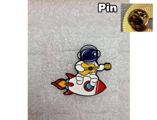 PIN  Astronaut raket